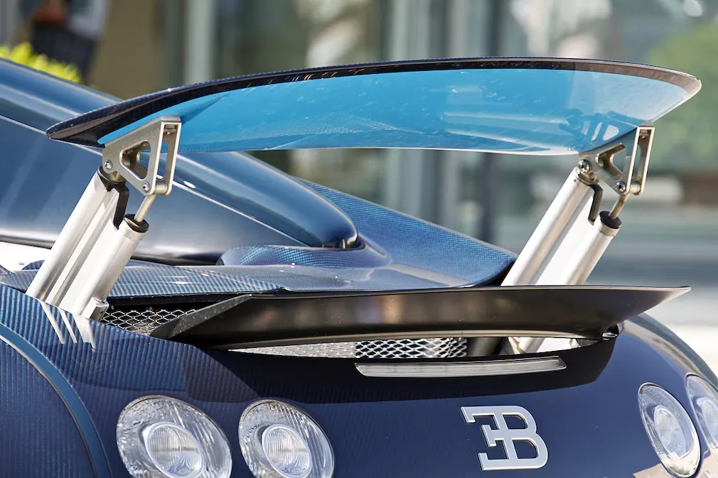 Bugatti Veyron: o W16 que quebrou a barreira da velocidade Bugatti freio aerodinamico paixao por combustao opt 1 - Paixão Por Combustão