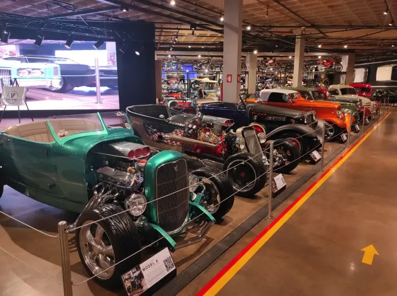 V12 Auto Club Brasília: minha visita ao museu de carros V12 Auto Club Brasília: minha visita ao museu de carros