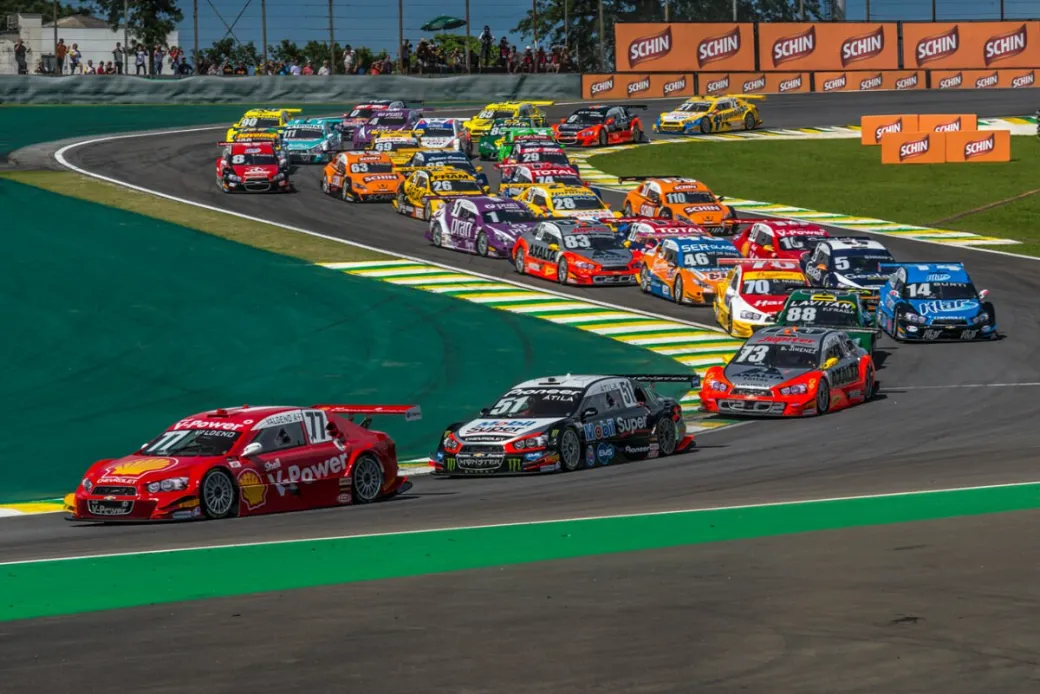 Endurance na Stock Car: o que muda quando a corrida deixa de ser sprint Endurance Capa paixao por combustao opt - Paixão Por Combustão