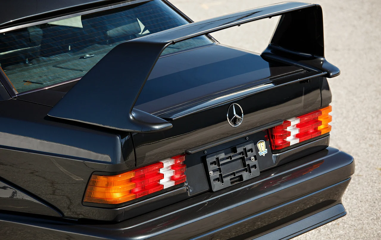 Mercedes 190E Evo II: a engenharia do sedã das pistas Mercedes 190E Evo II aerofolio paixao por combustao 1 - Paixão Por Combustão