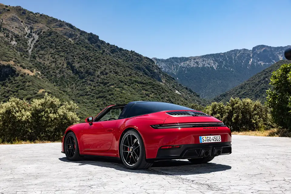 Porsche 911 (992.2): Evolução de um Clássico porsche 911 GTS 992.2 rear taillight paixao por combustao opt 1 1 - Paixão Por Combustão