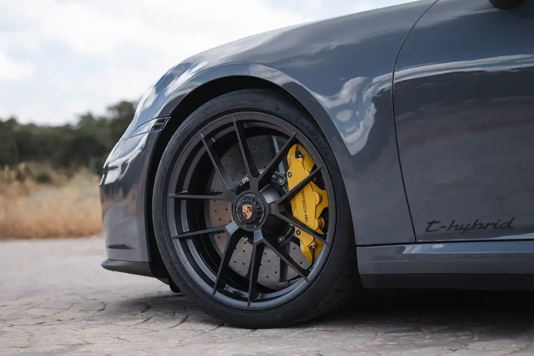Porsche 911 (992.2): Evolução de um Clássico porsche pccb paixao por combustao - Paixão Por Combustão